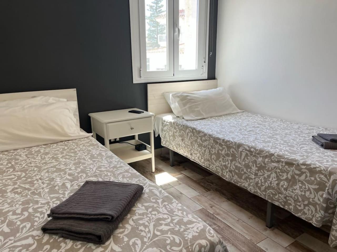 Apartamento 3 Hab Con Parking Junto A La Playa Nerja Exteriör bild