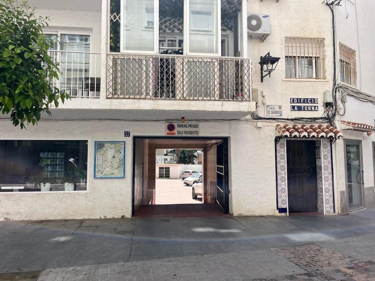 Apartamento 3 Hab Con Parking Junto A La Playa Nerja Exteriör bild